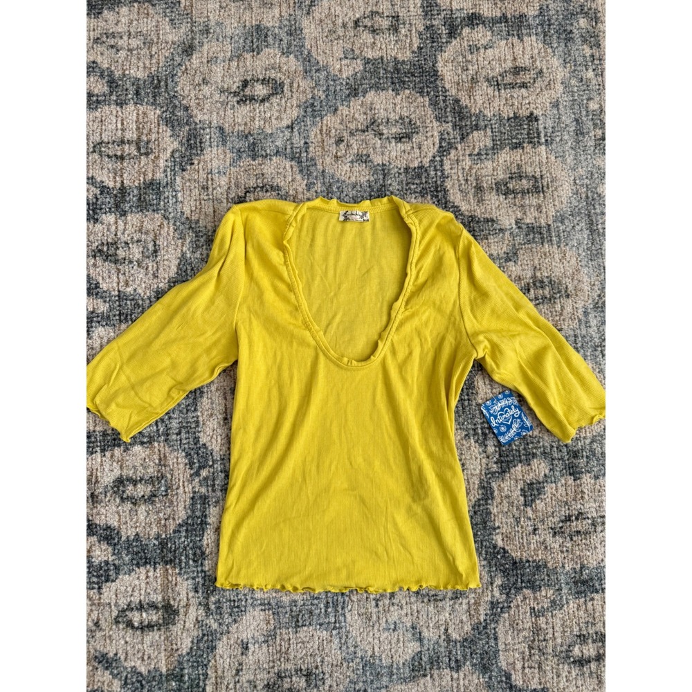Free People Short Sleeve Scoop Neck Tee in Yellow